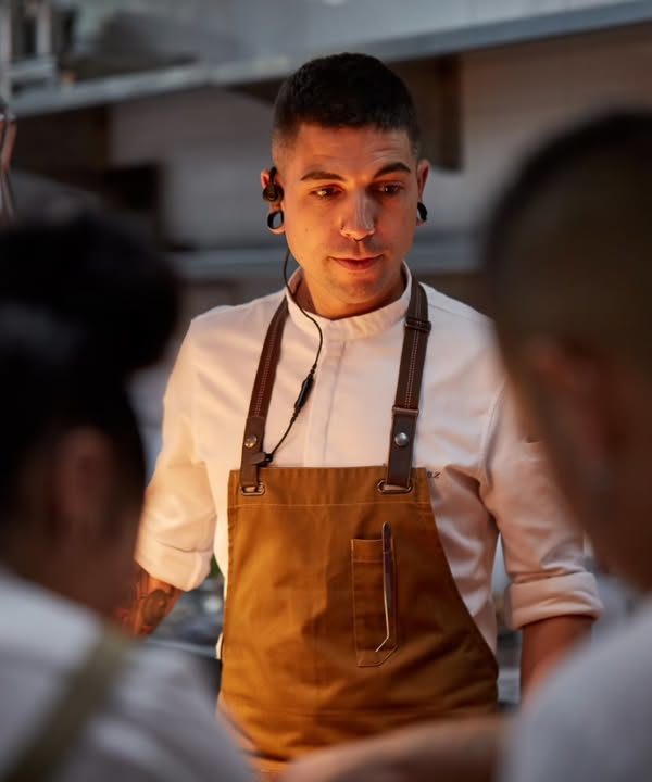 Laban eta su artean 🔪Entre cuchillos y fogones 🔥Between knives and stoves💥📷 @custodio_fotog